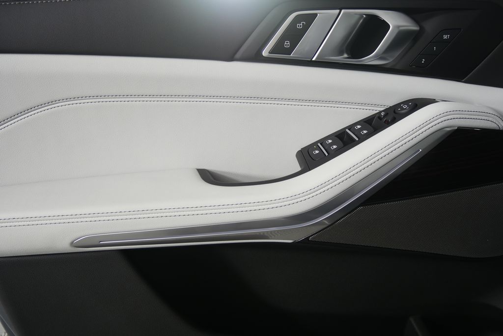 Thumbnail: 2026 BMW X5 - 8