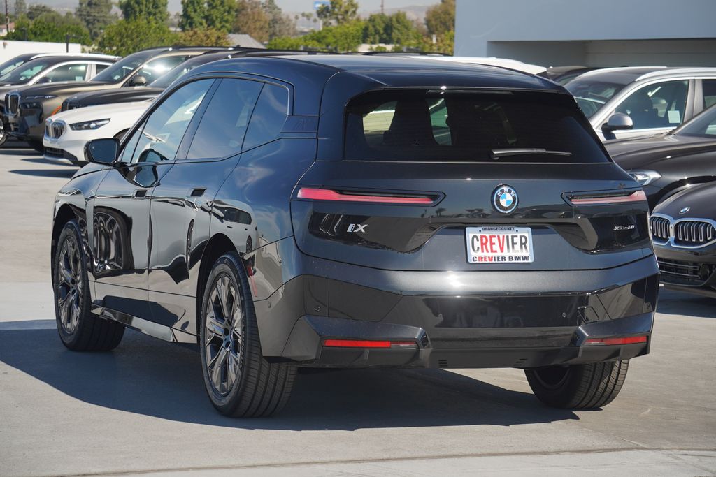 2025 BMW iX xDrive50 7