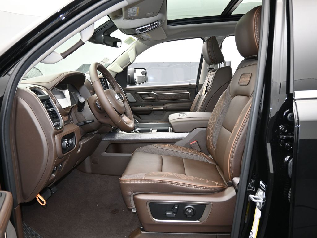 New 2026 Diamond Black Crystal Pearlcoat Ram Limited image 12