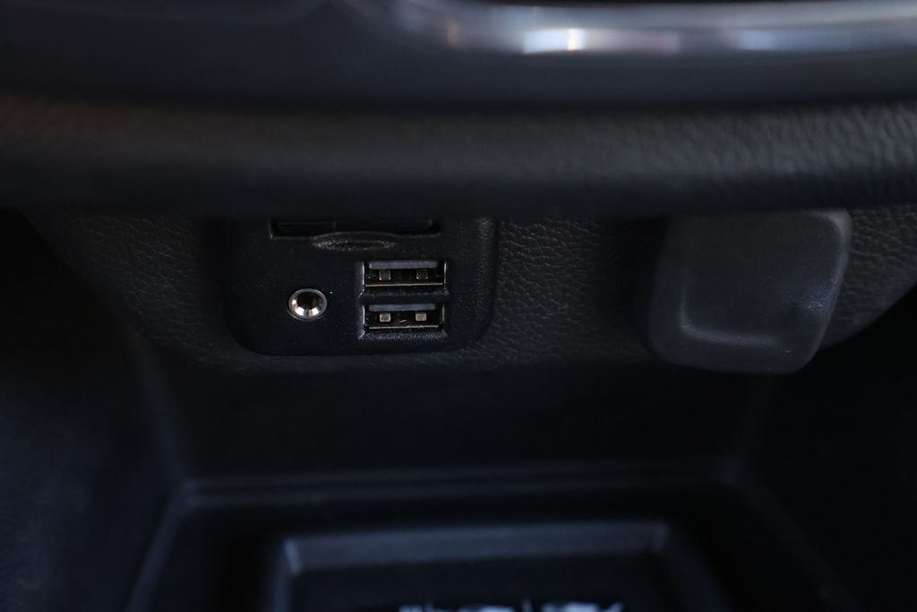 Thumbnail: 2023 Chevrolet Traverse - 23