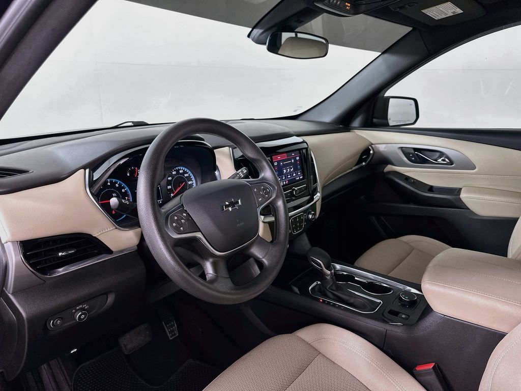 Thumbnail: 2023 Chevrolet Traverse - 9