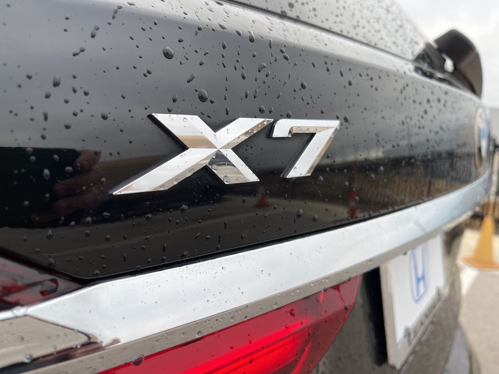 Thumbnail: 2022 BMW X7 - 7