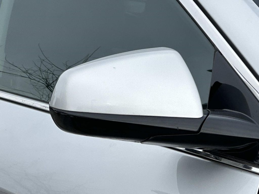 Thumbnail: 2010 Cadillac SRX - 6