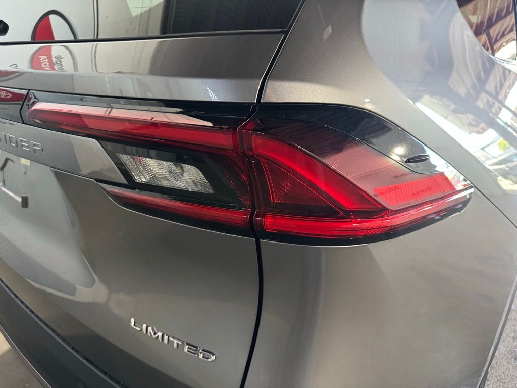 Thumbnail: 2026 Toyota Grand Highlander - 18