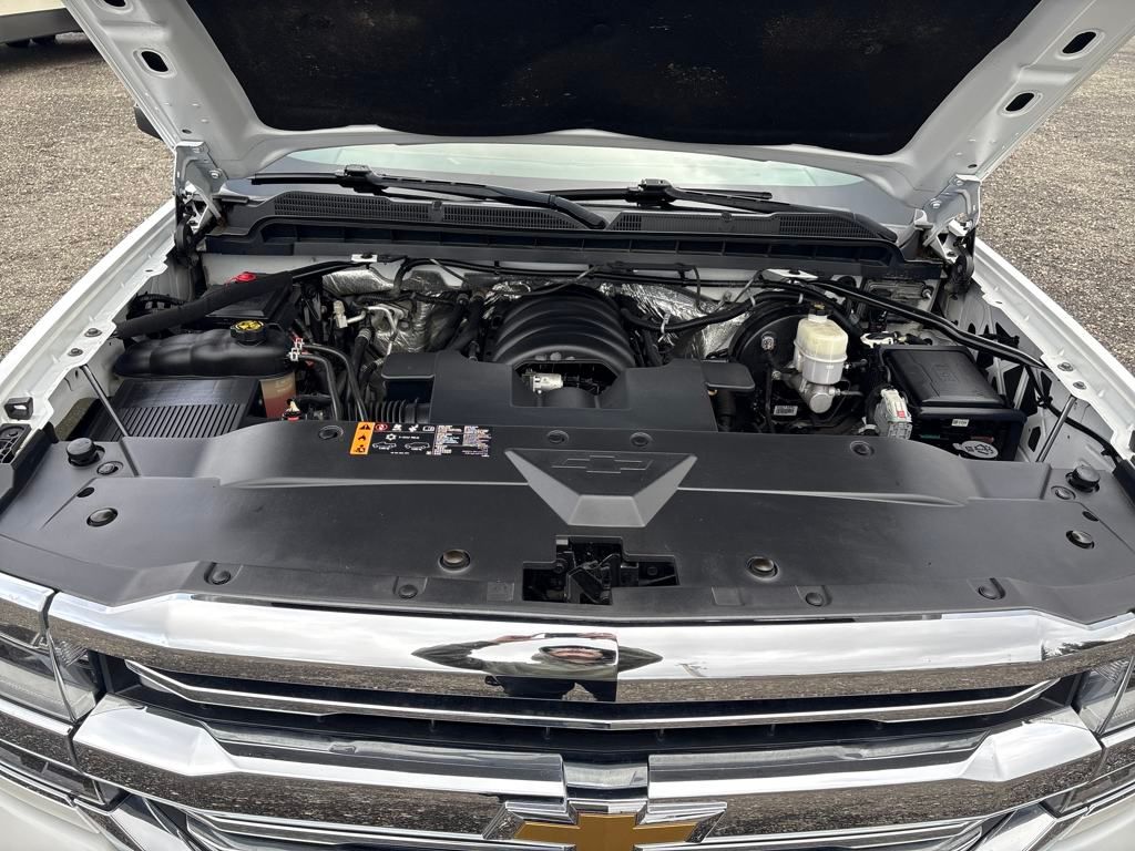 2017 Iridescent Pearl Tricoat Chevrolet Silverado 1500 High Country 4X4 Truck