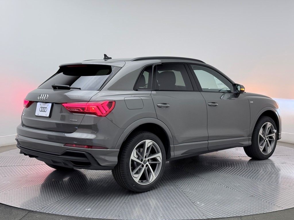 Thumbnail: 2025 Audi Q3 - 14