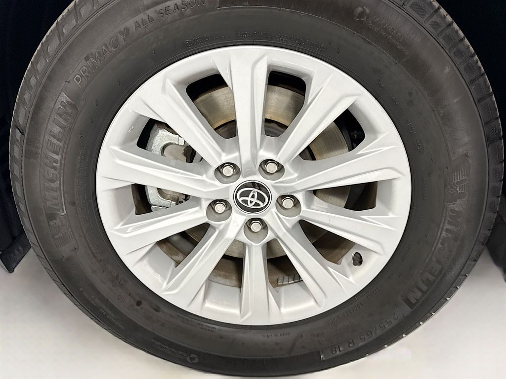 Used 2026 Silver Toyota XLE image 31