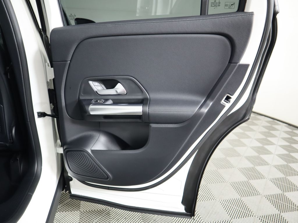 2025 Mercedes-Benz GLA 250 27