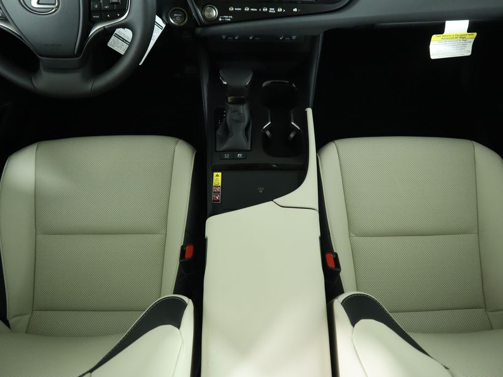 2025 Lexus ES Hybrid 300h 17