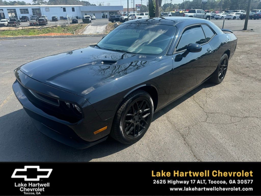 2013 Dodge Challenger SXT RWD