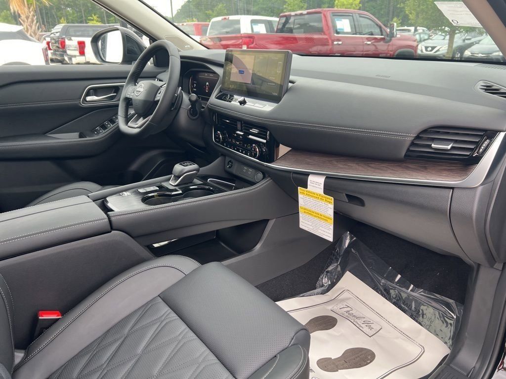 2025 Super Black Nissan Rogue Platinum FWD SUV