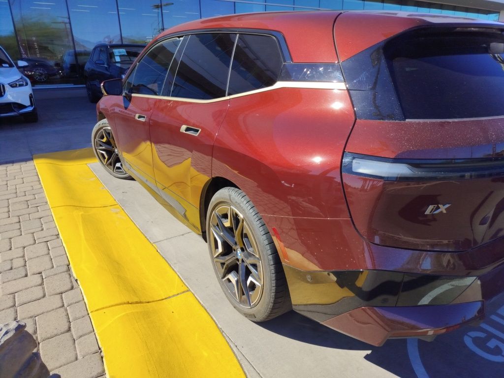 Thumbnail: 2022 BMW iX - 4