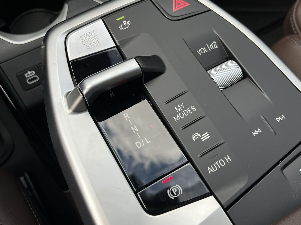 2025 BMW X1 xDrive28i 13
