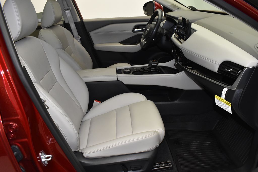 2022 Nissan Rogue SL 24