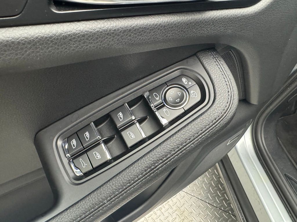 2021 Porsche Macan  29