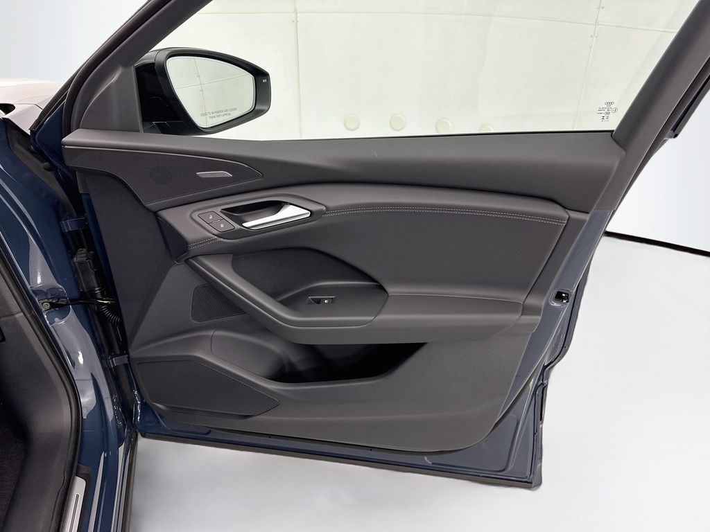 Thumbnail: 2027 Audi Q6 e-tron - 24
