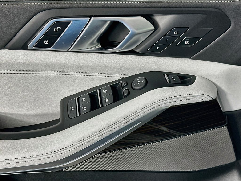Thumbnail: 2026 BMW X5 - 20