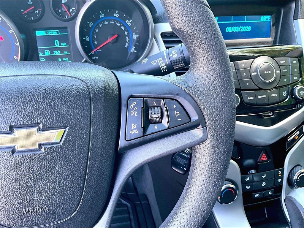 2016 Chevrolet Cruze Limited — photo 23