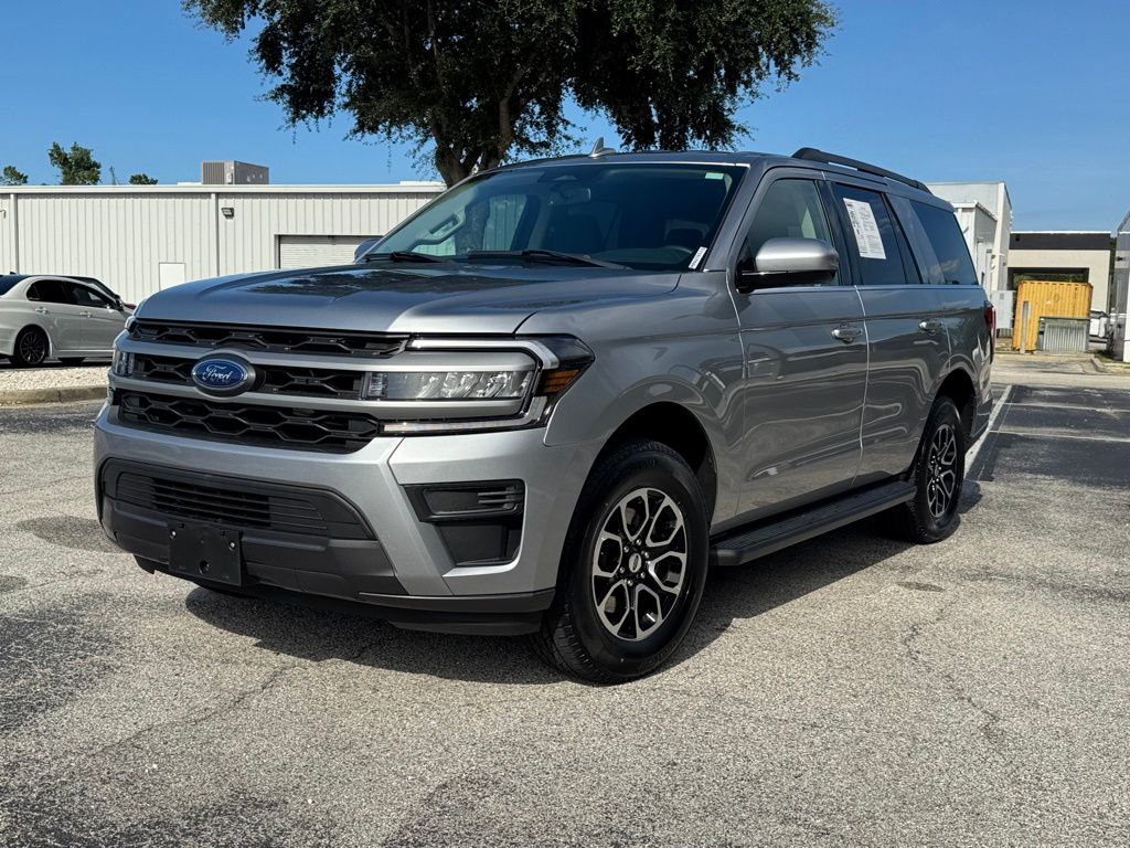 2024 Ford Expedition XLT photo 3