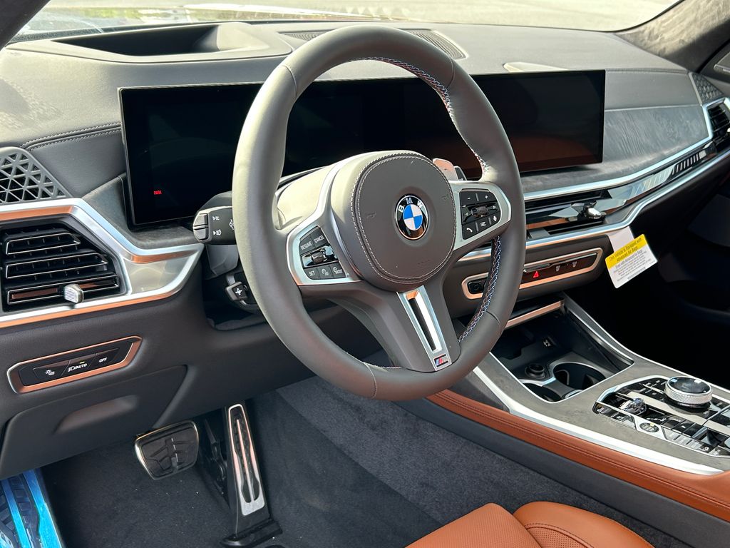 Thumbnail: 2026 BMW X7 - 13