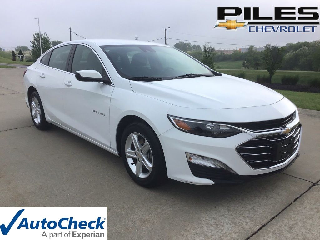 Summit White 2023 Chevrolet Malibu LT with 1LT FWD Sedan Front-Wheel Drive Continuously Variable Transmission