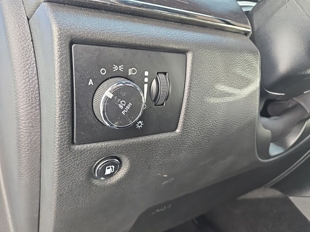 Used 2021 White Jeep High Altitude image 31