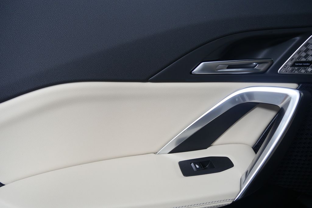 2025 BMW X1 xDrive28i 13