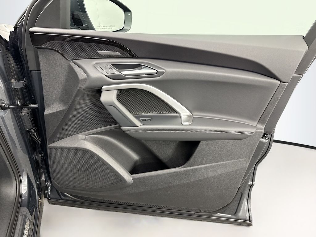 Thumbnail: 2025 Audi Q5 - 25