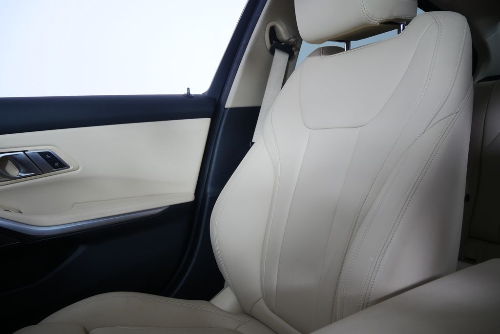 Thumbnail: 2019 BMW 3 Series - 26