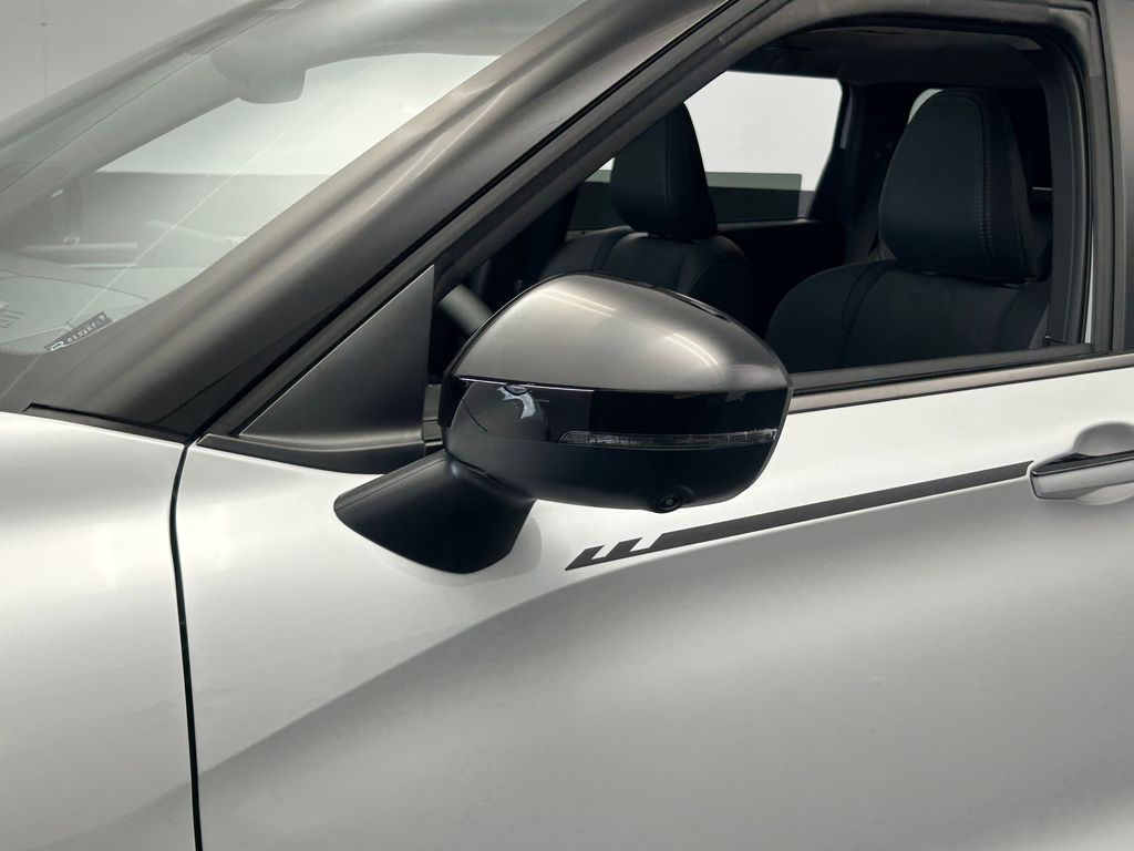 New 2026 White Mitsubishi Trail Edition image 31