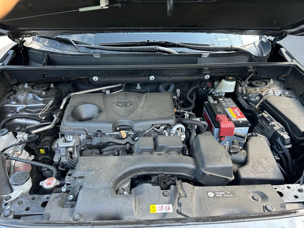 2022 Toyota RAV4 LE 12