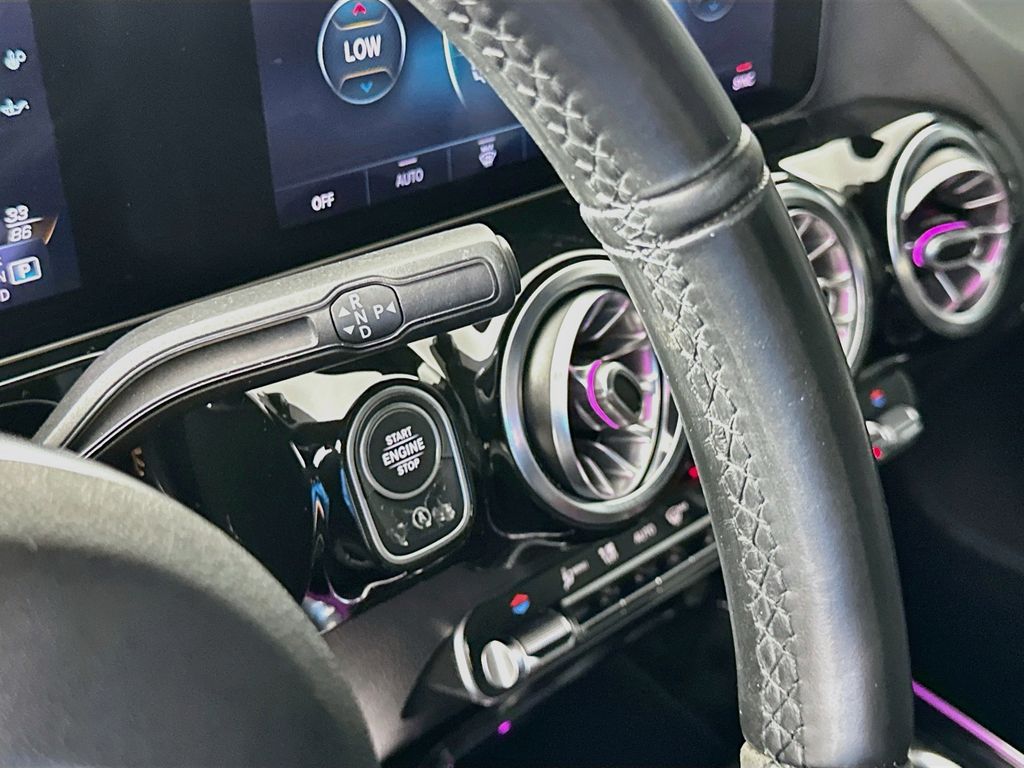 Thumbnail: 2021 Mercedes-Benz GLA - 17