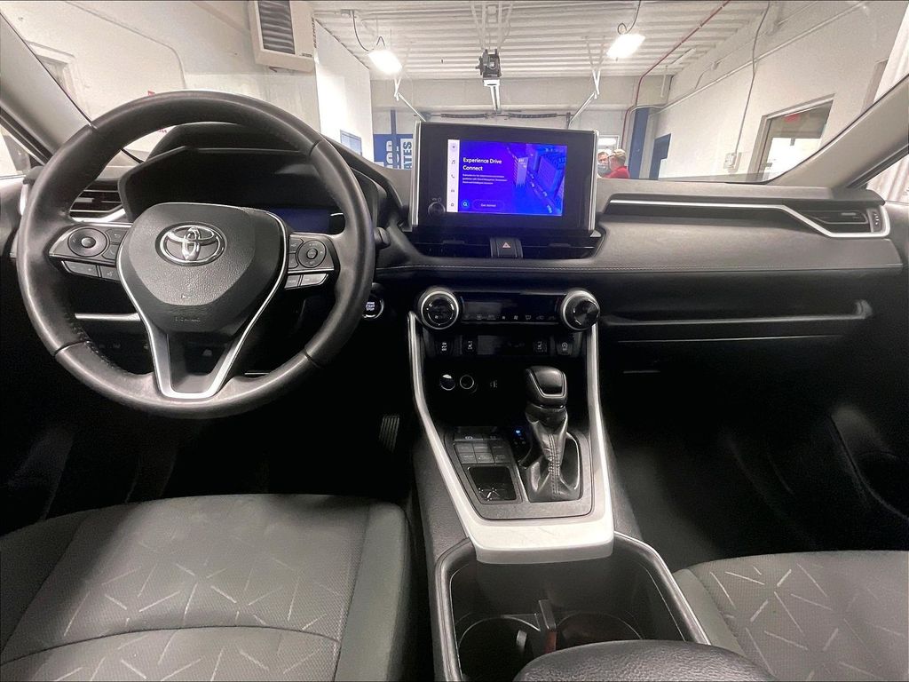 2024 Toyota RAV4 — photo 21