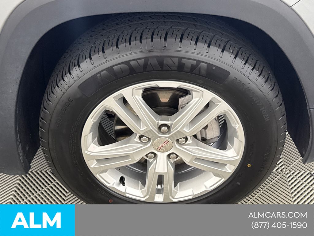 Used 2024 Silver GMC SLE image 15
