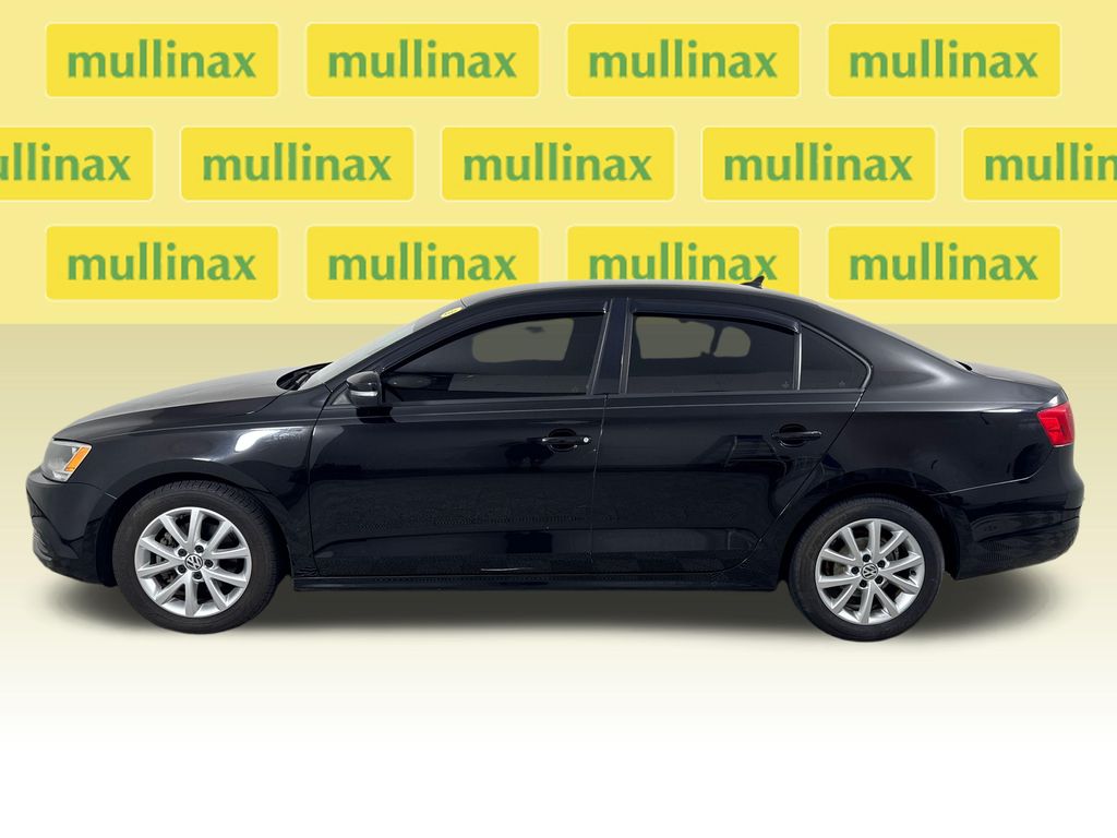 Used 2012  Volkswagen 2.5L SE image 11