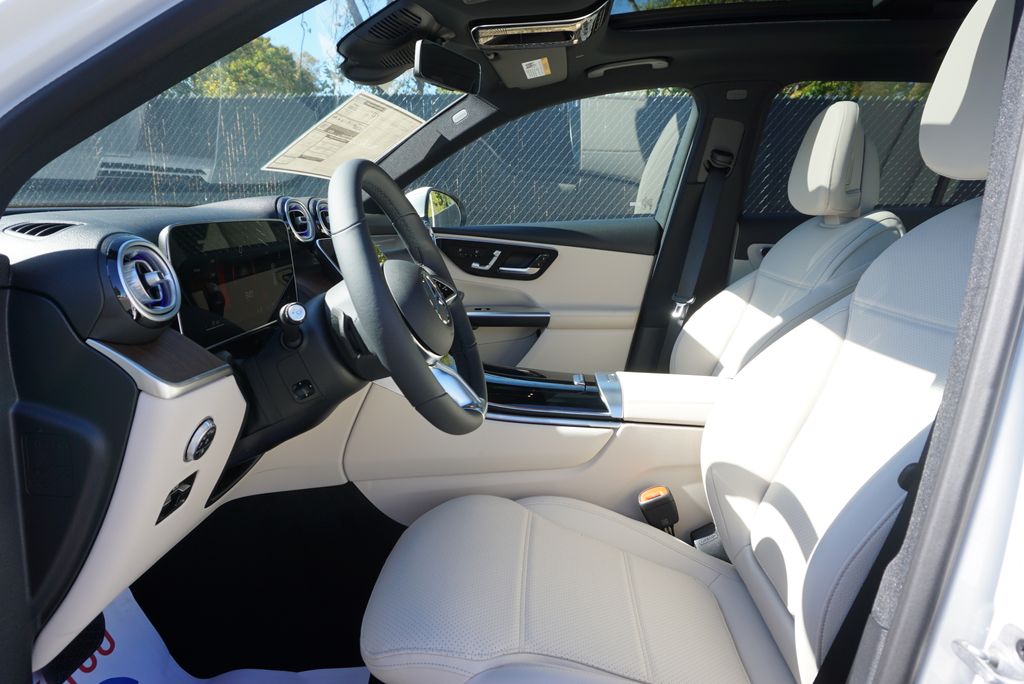 Thumbnail: 2026 Mercedes-Benz GLC - 25