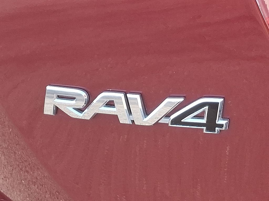 Thumbnail: 2018 Toyota RAV4 - 30