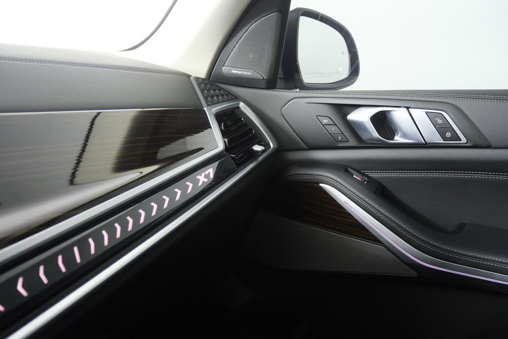 Thumbnail: 2024 BMW X7 - 30