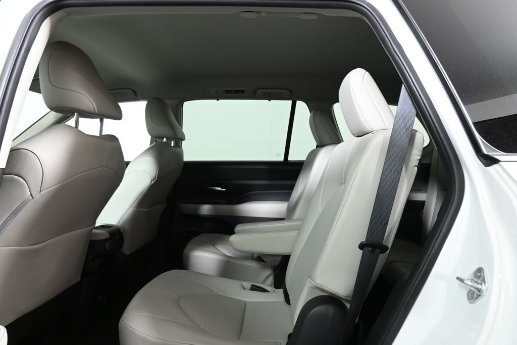 Thumbnail: 2024 Toyota Grand Highlander - 7