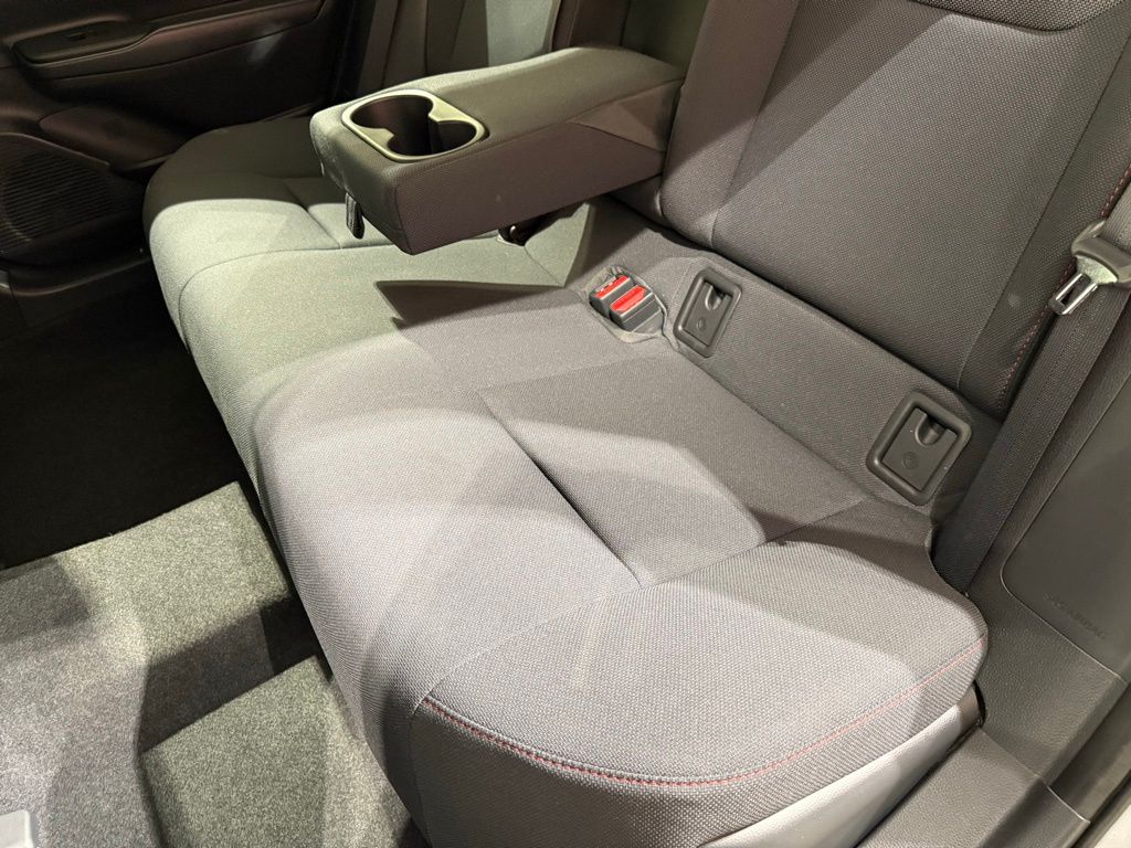 2024 Toyota Prius Prime SE 18
