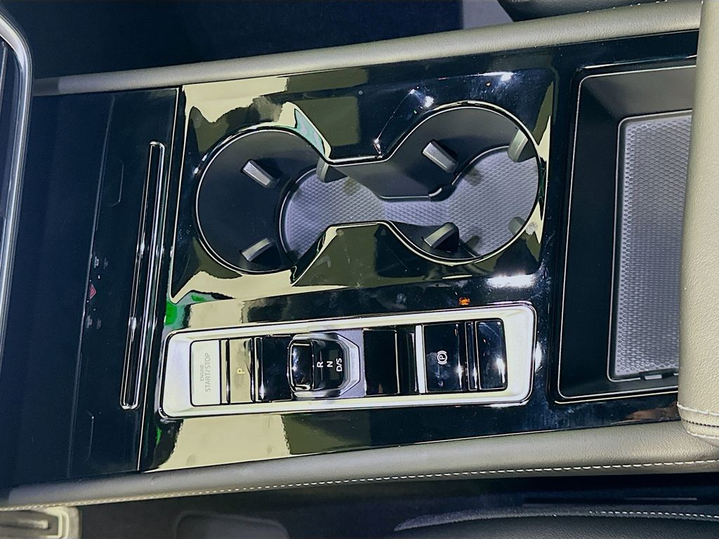 Thumbnail: 2025 Volkswagen Atlas - 17