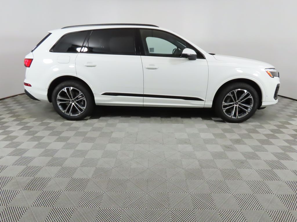 2025 Audi Q7  6