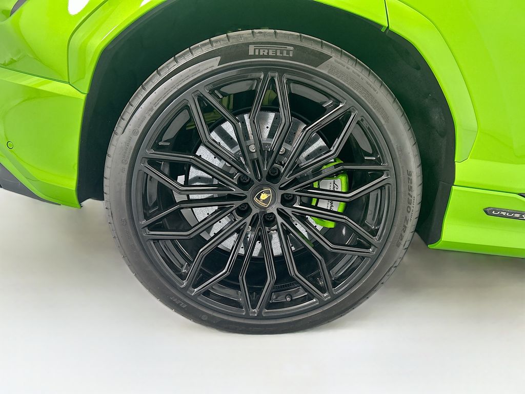 Thumbnail: 2025 Lamborghini Urus - 32