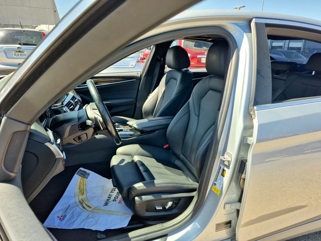 2019 BMW 5 Series 530i - 9