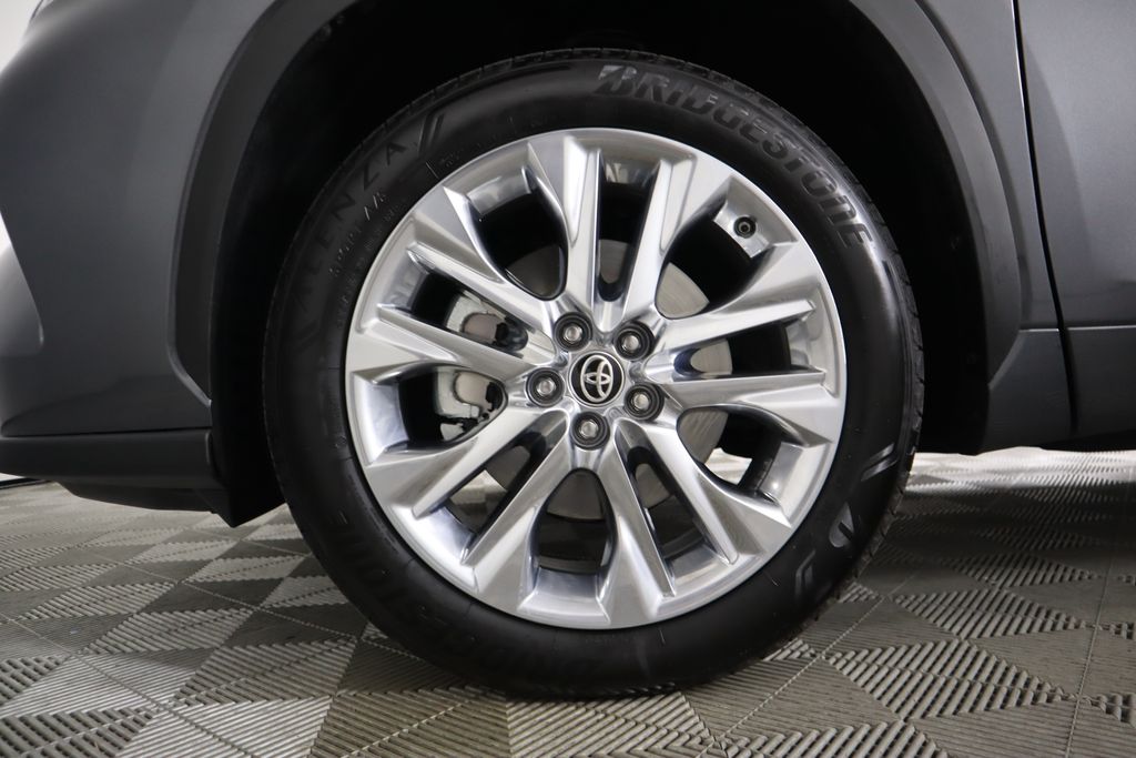 2024 Toyota Highlander Limited 30