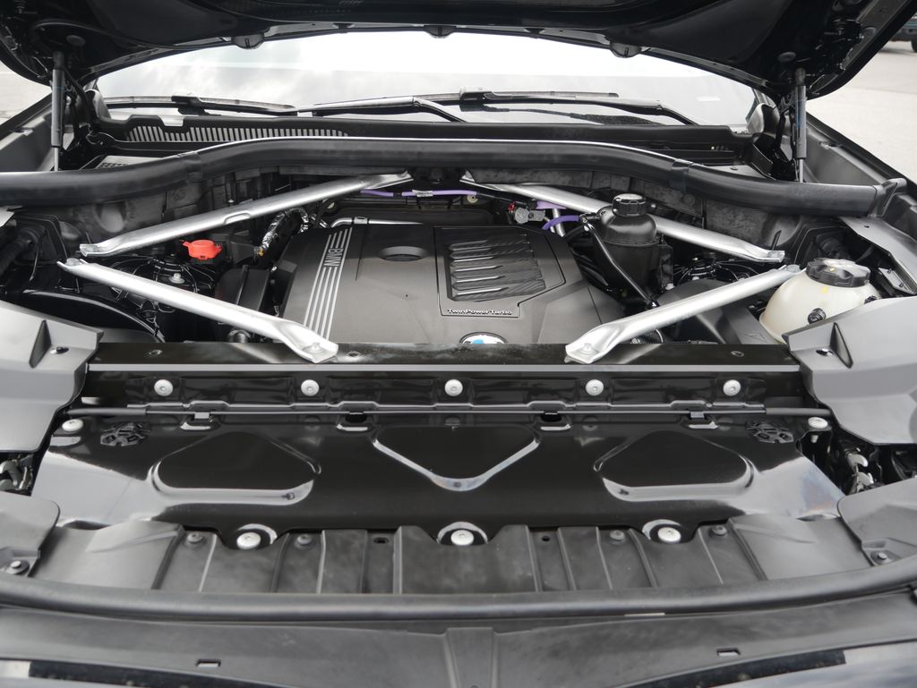 Thumbnail: 2023 BMW X6 - 11