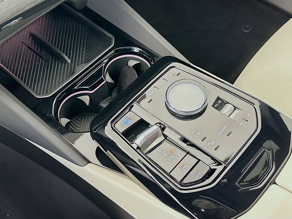 Thumbnail: 2026 BMW i5 - 17