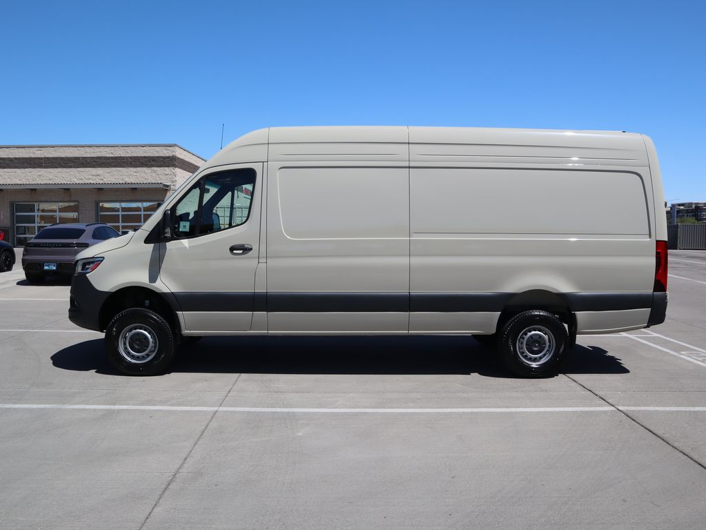 2025 Mercedes-Benz Sprinter 2500 8