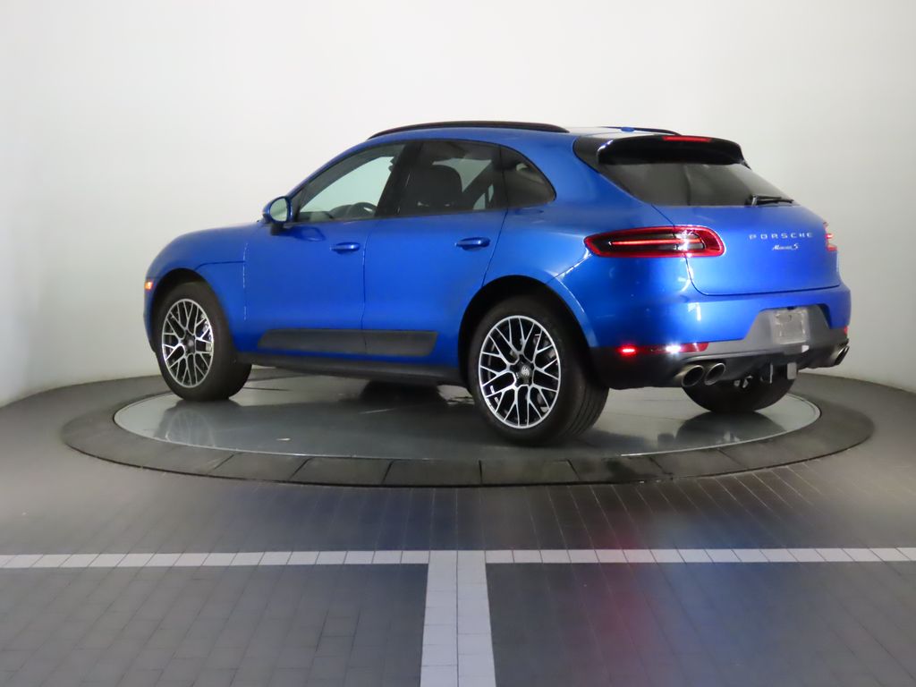 Thumbnail: 2017 Porsche Macan - 3