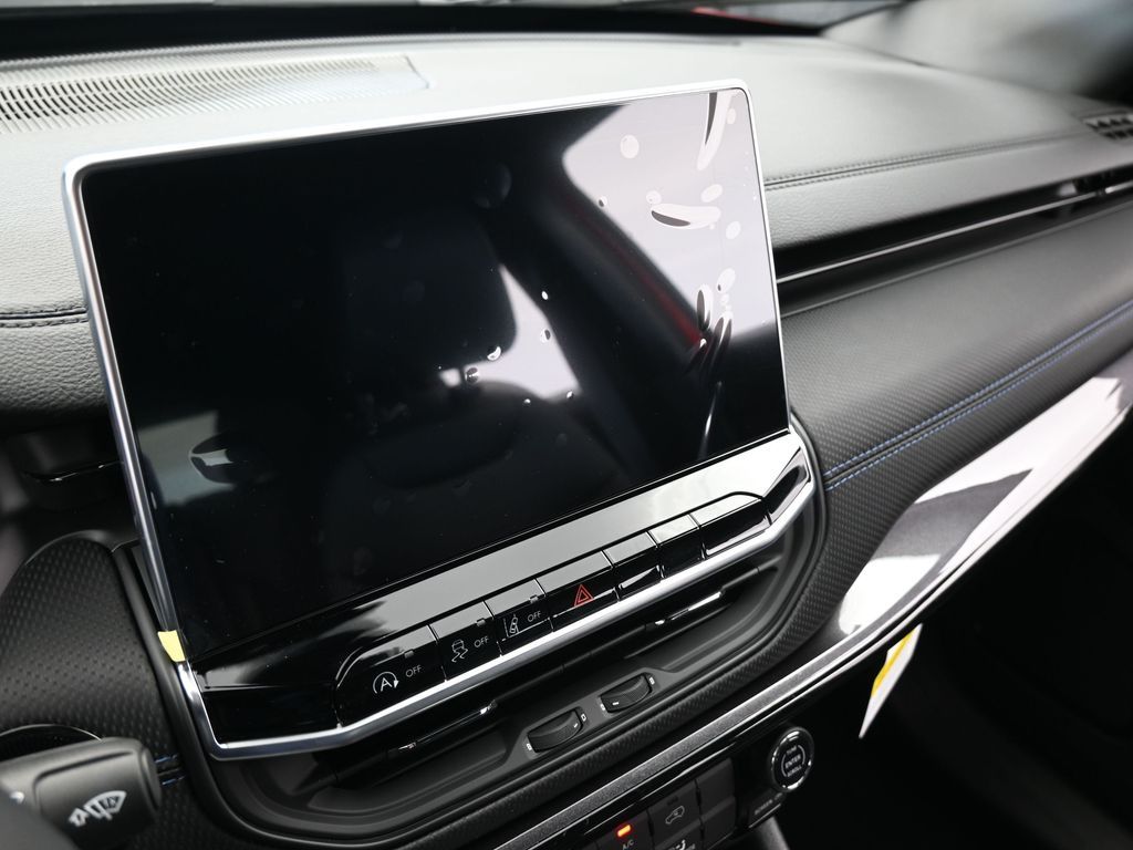 New 2026 Red Hot Pearlcoat Jeep Latitude image 20